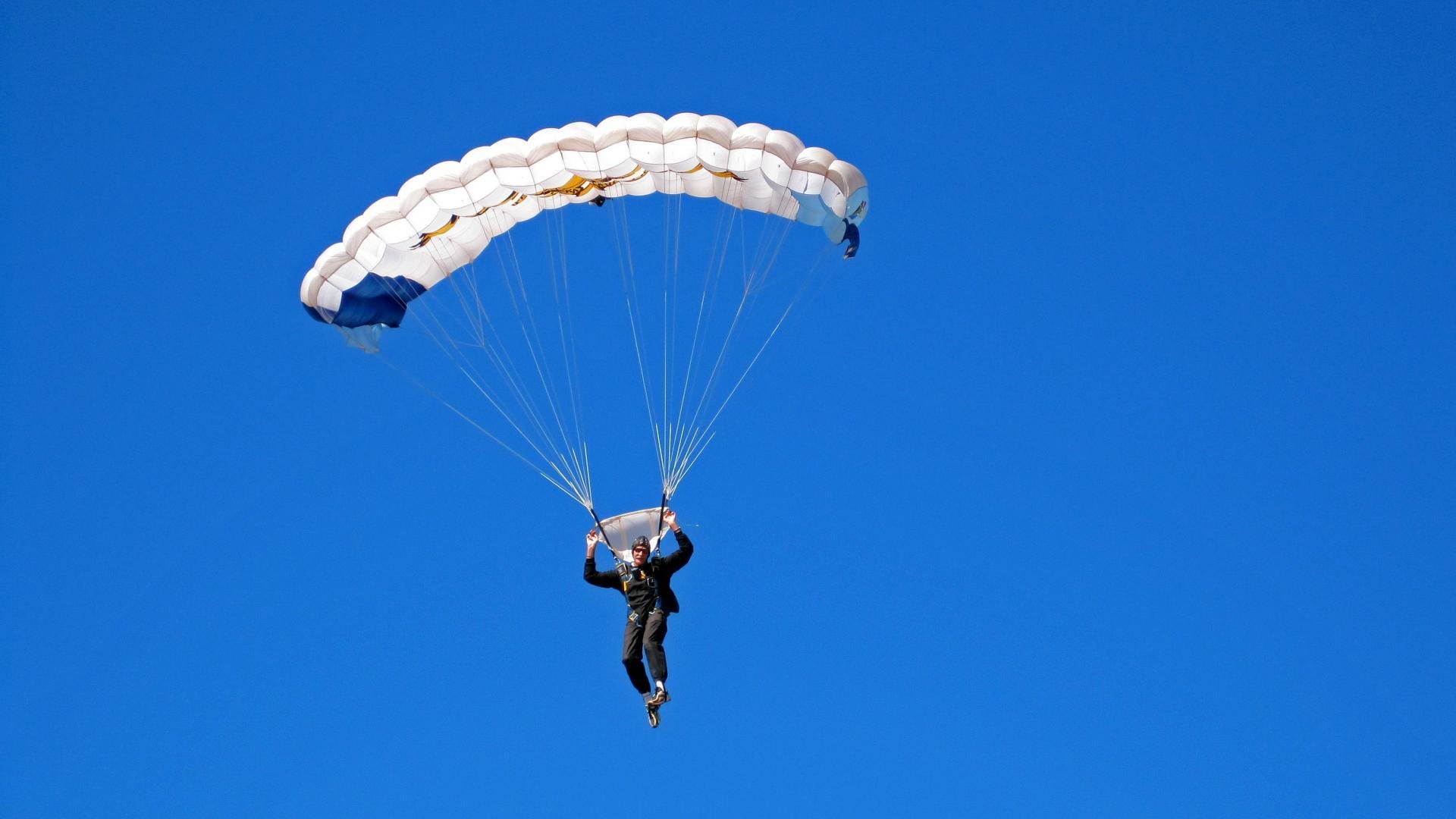 开云体育登录网站入口-电竞职业联赛改革，提升赛事公平性与观赏性，电竞职业联赛的游戏有哪些